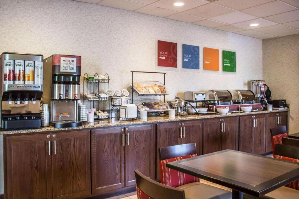 Comfort Inn Кембридж Экстерьер фото